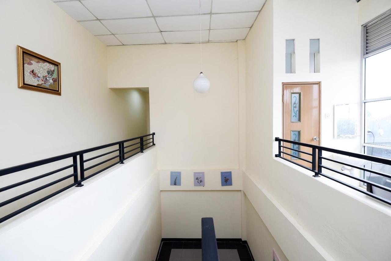 Oyo 1998 Harmonis Otel Purwokerto Dış mekan fotoğraf